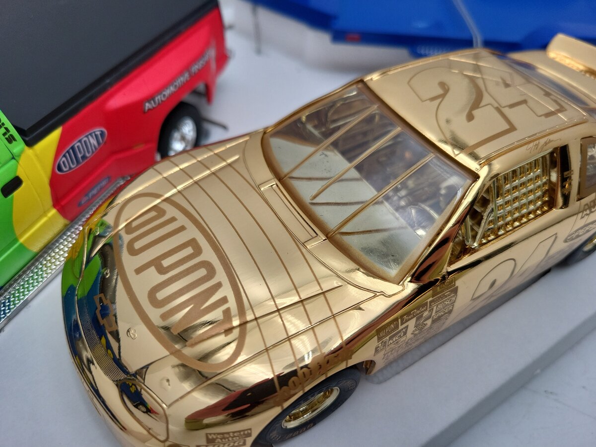 Brookfield 1:25 Jeff Gordon #24 Gold Dupont Champ Trackside Show Car Trailer Set EX/Box