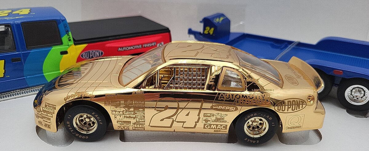 Brookfield 1:25 Jeff Gordon #24 Gold Dupont Champ Trackside Show Car Trailer Set EX/Box