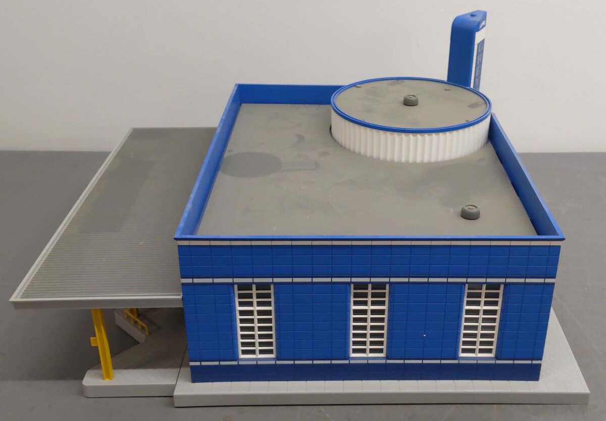 MTH 30-9040 O Gauge Greyhound Bus Station EX