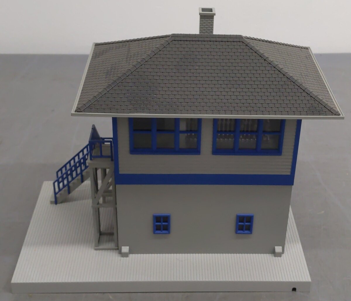 MTH 30-9011 O Gauge Gray & Blue Switch Tower EX