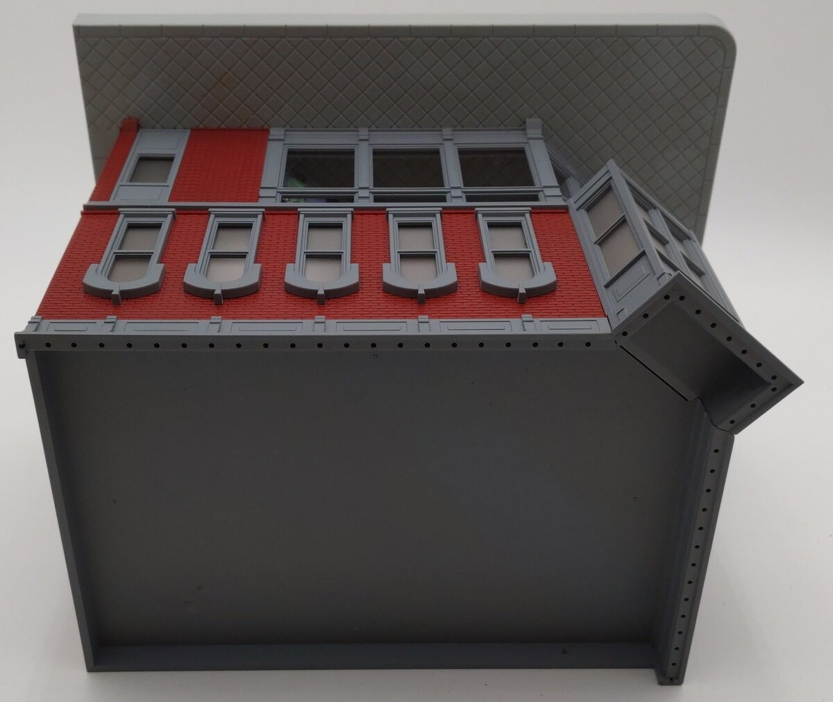 MTH 30-9012 O Gauge Corner Drug Store Red W/ Gray Trim EX
