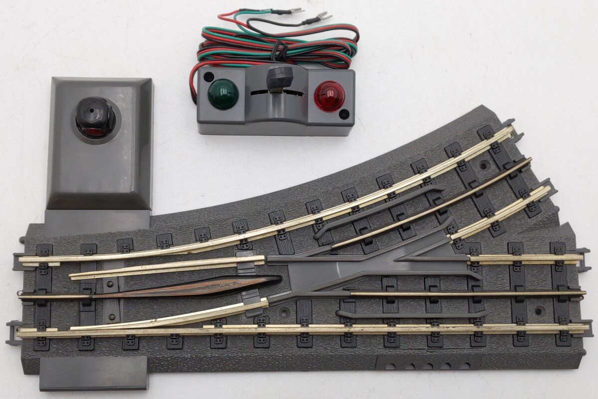 MTH 40-1044 O42 RealTrax Nickel Silver Left Hand Remote Switch Turnout EX/Box