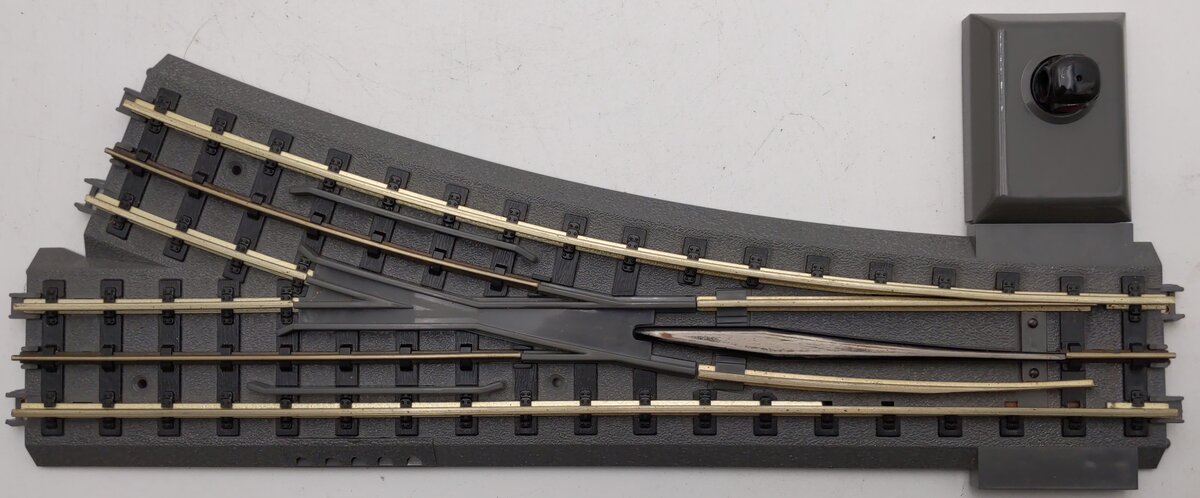 MTH 40-1020 O72 RealTrax Nickel Silver Right Hand Remote Switch Turnout  EX/Box