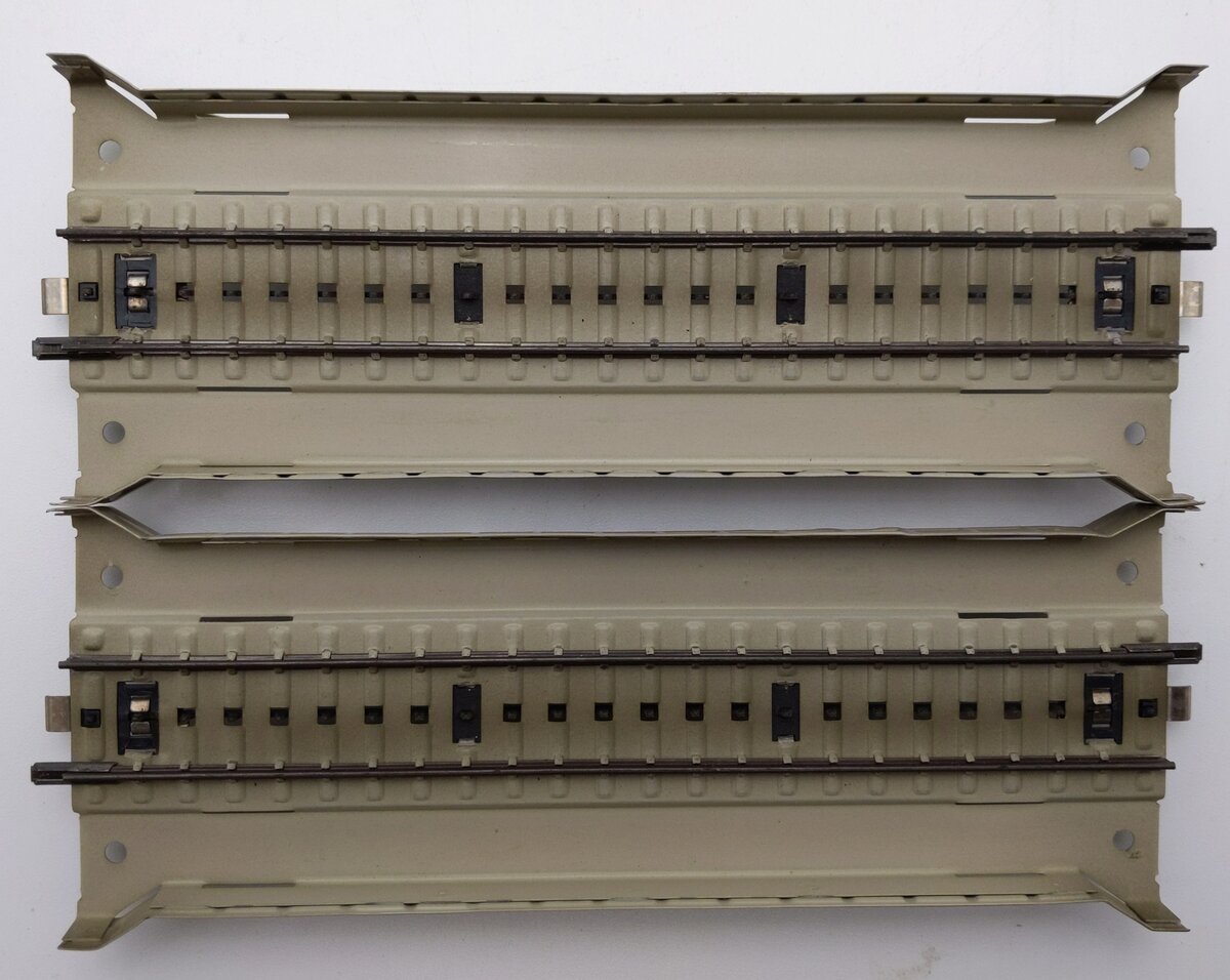 Marklin 7168 HO Scale Metal Straight Approach Sections (2) EX/Box