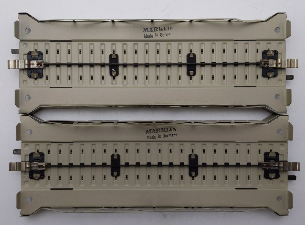 Marklin 7168 HO Scale Metal Straight Approach Sections (2) EX/Box