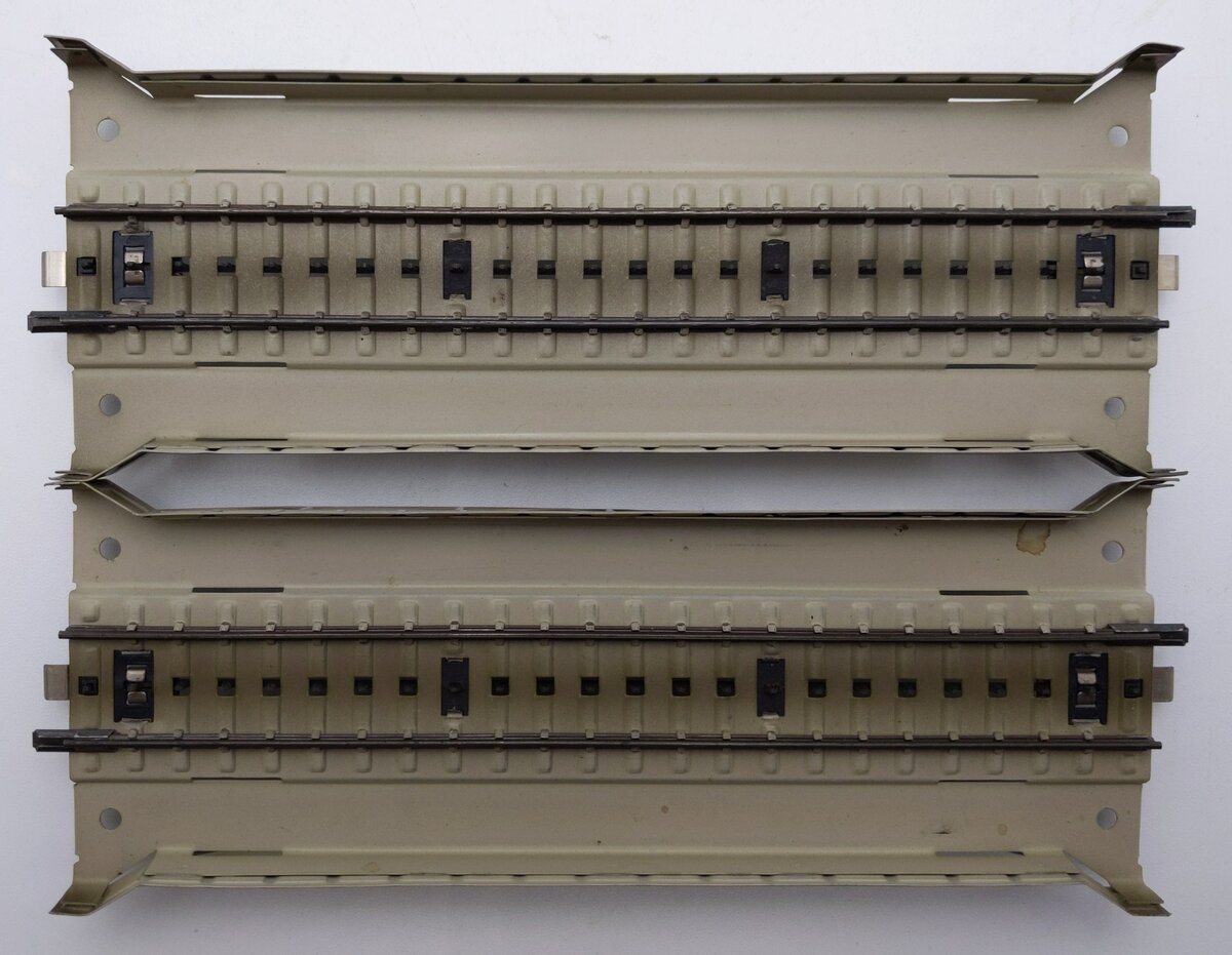 Marklin 7168 HO Scale Metal Straight Approach Sections (2) EX/Box