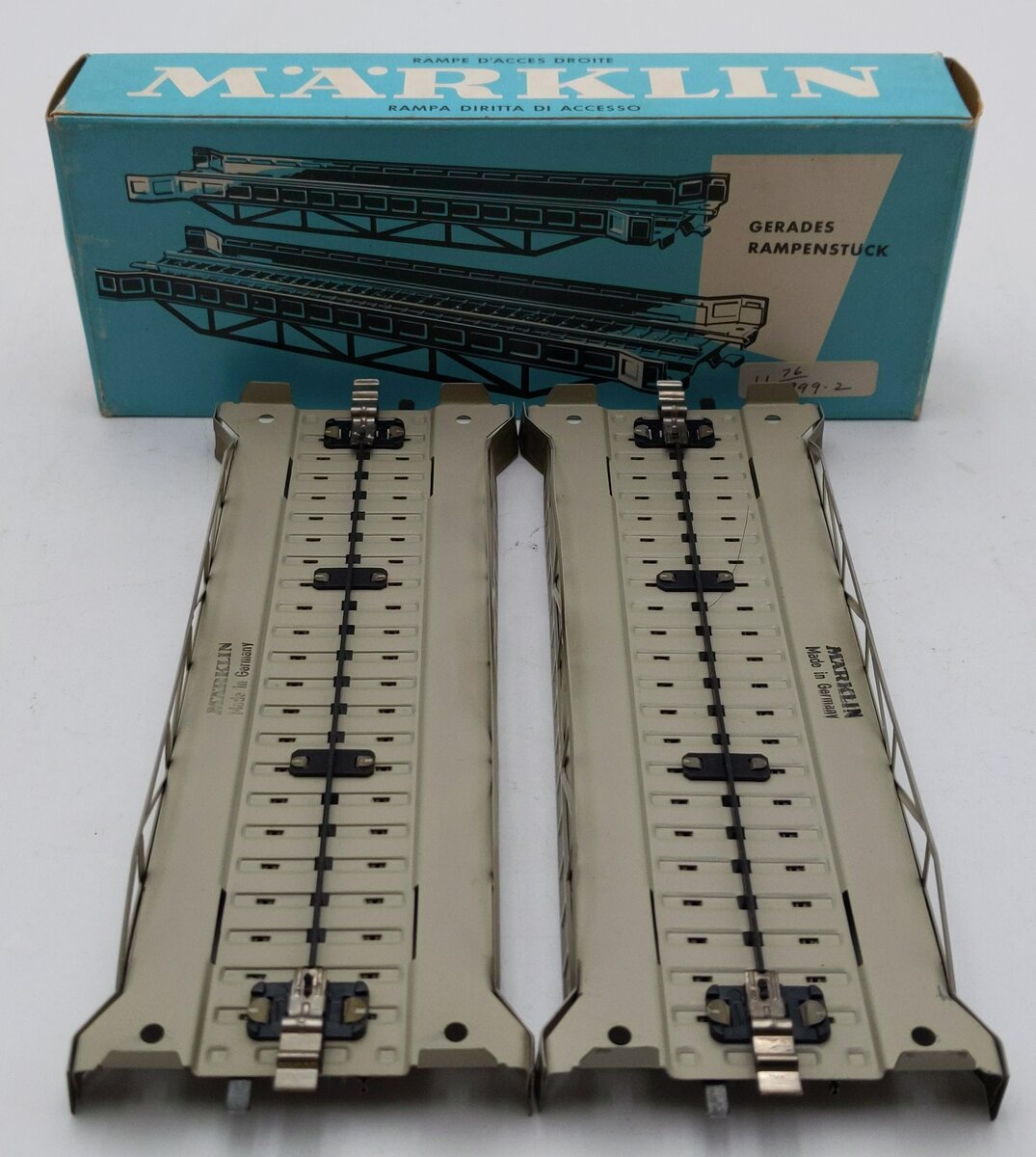 Marklin 7168 HO Scale Metal Straight Approach Sections (2) EX/Box