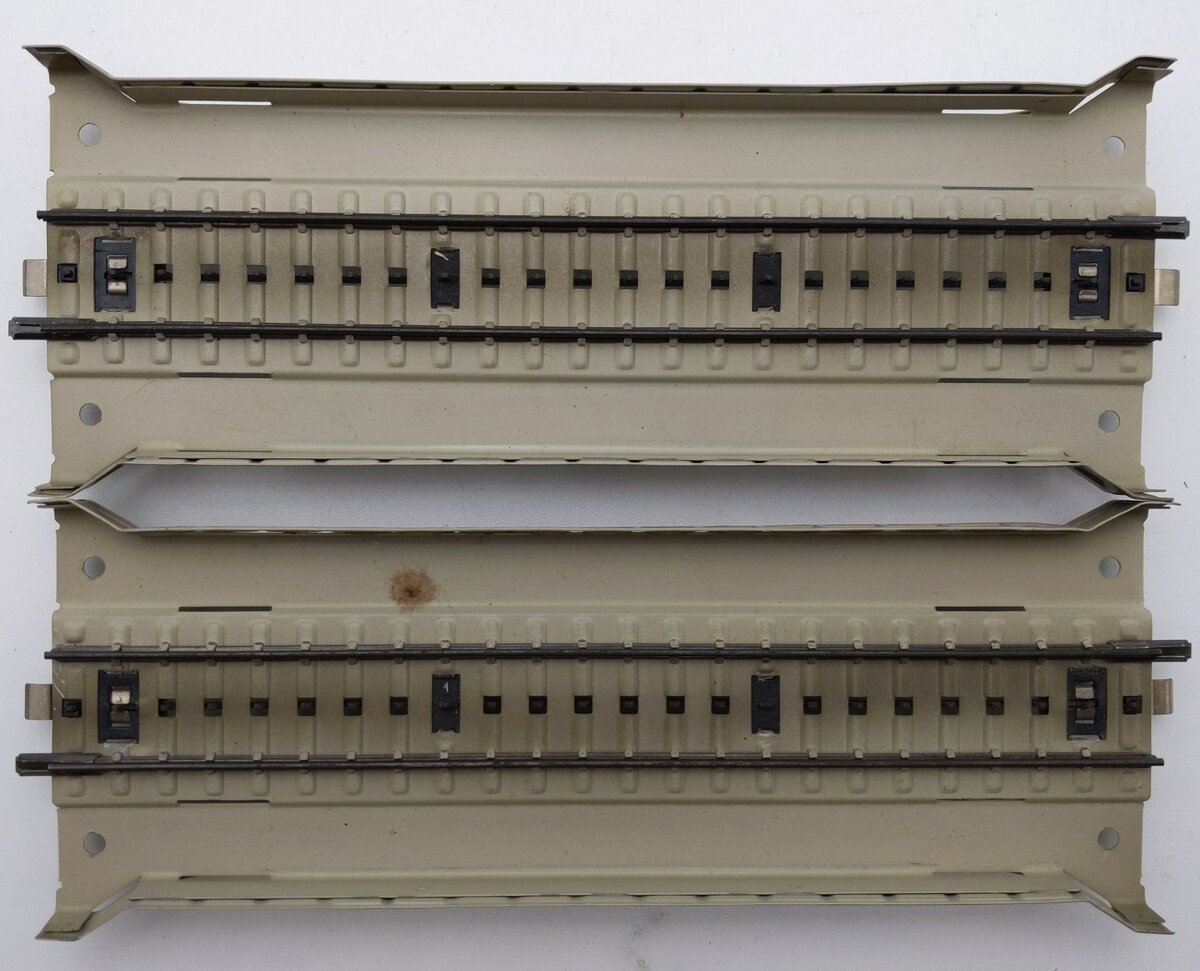 Marklin 7168 HO Scale Metal Straight Approach Sections (2) EX/Box