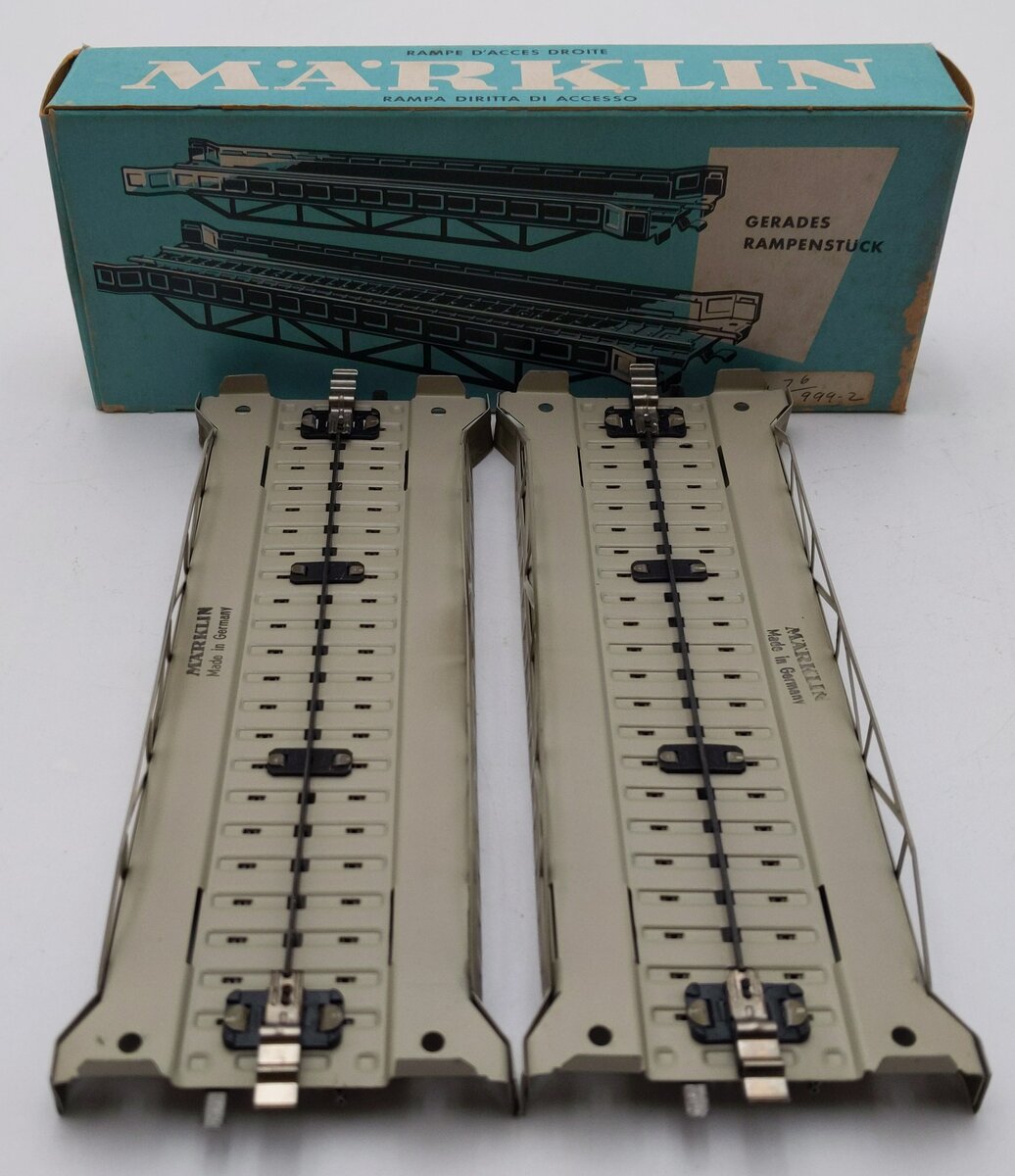 Marklin 7168 HO Scale Metal Straight Approach Sections (2) VG/Box