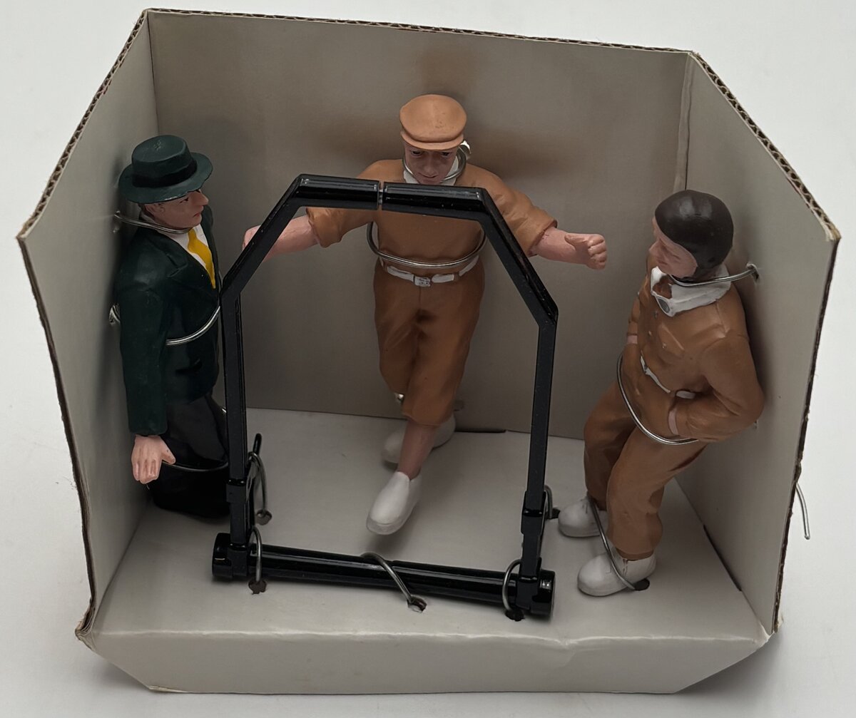 Schuco 01996 1:24  Figure Set IV Le Mans Driver & Mechanic Figures LN/Box
