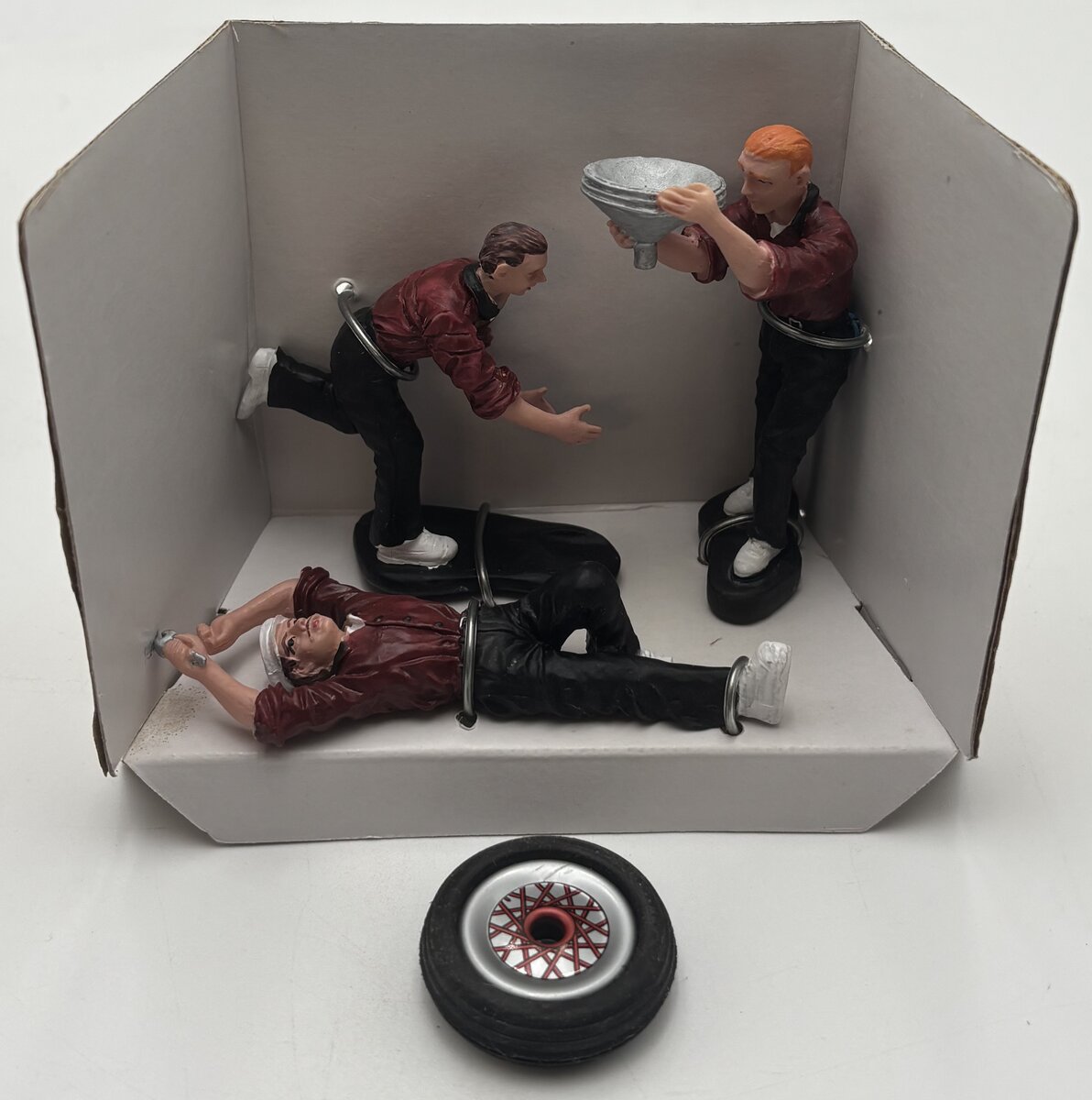 Schuco 01999 1:24 Mechanic Figure Set (Set of 3) LN/Box