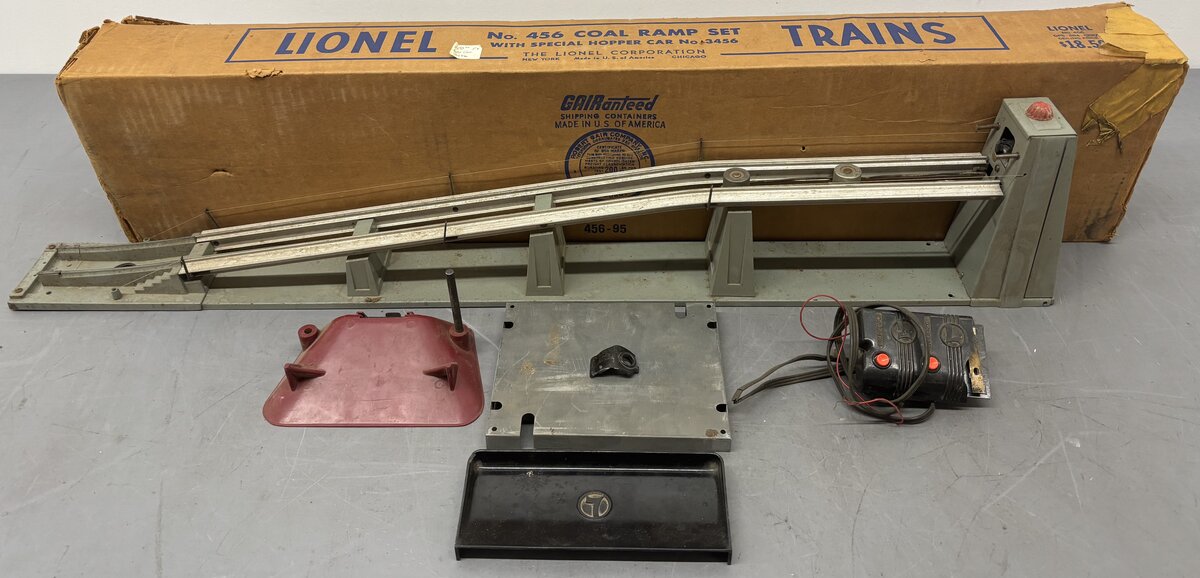 Lionel 456 Vintage O Operating Coal Ramp w/Controller & Bin VG/Box