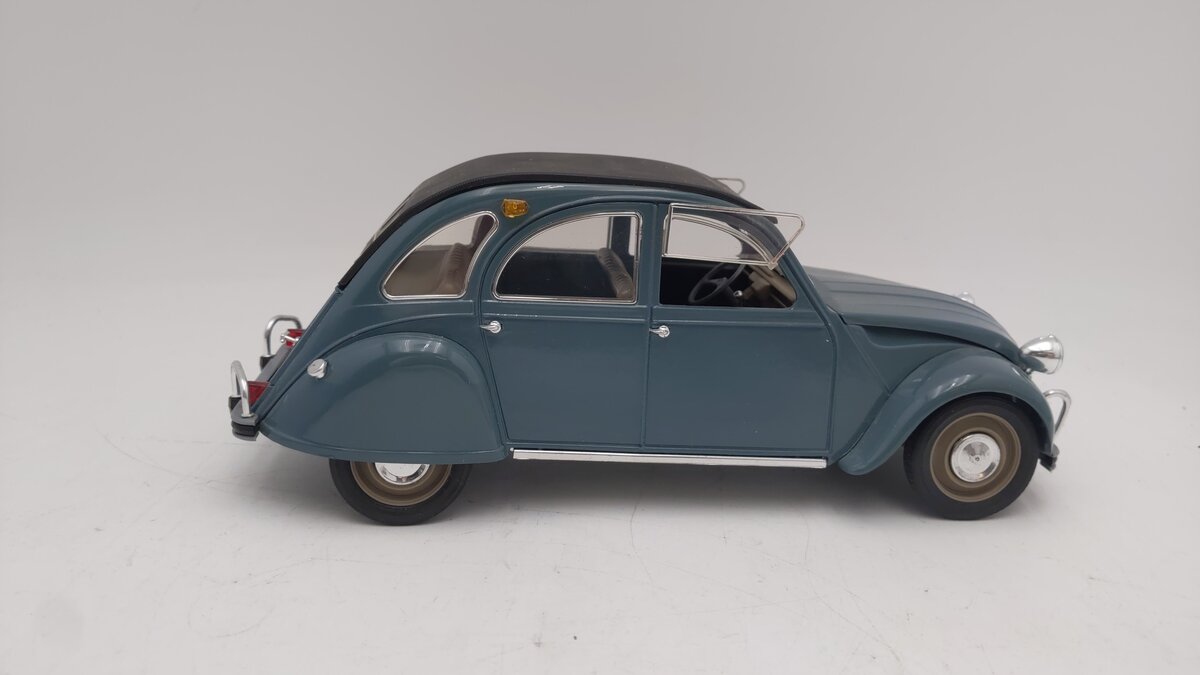 Solido 1:17 Scale Gray and Black Citroen 2 CV With Hard Top Diecast Car EX