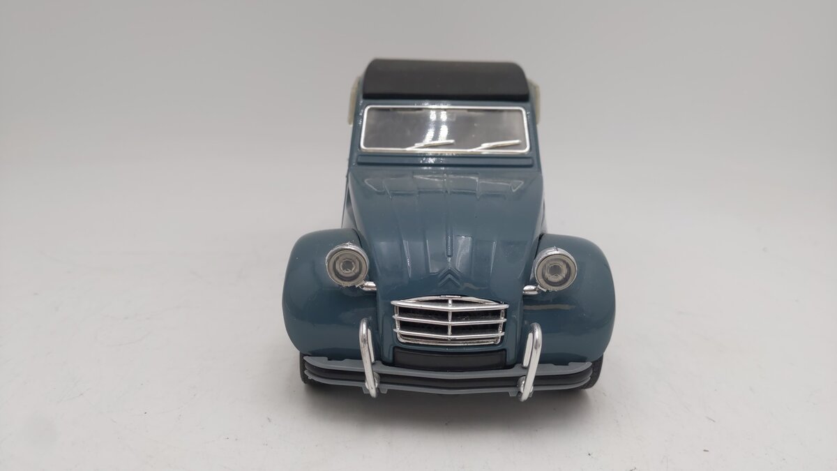 Solido 1:17 Scale Gray and Black Citroen 2 CV With Hard Top Diecast Car EX