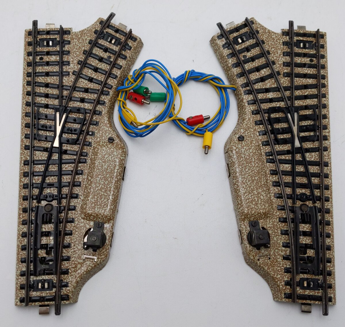 Marklin 5117 HO Scale Left and Right Track Turnouts (One Pair) EX
