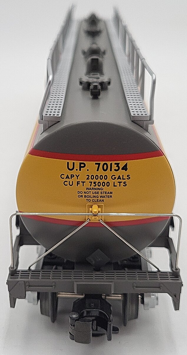MTH 20-96055 O Gauge Union Pacific 20K Gallon 4-Compartment Tank Car #70134 EX