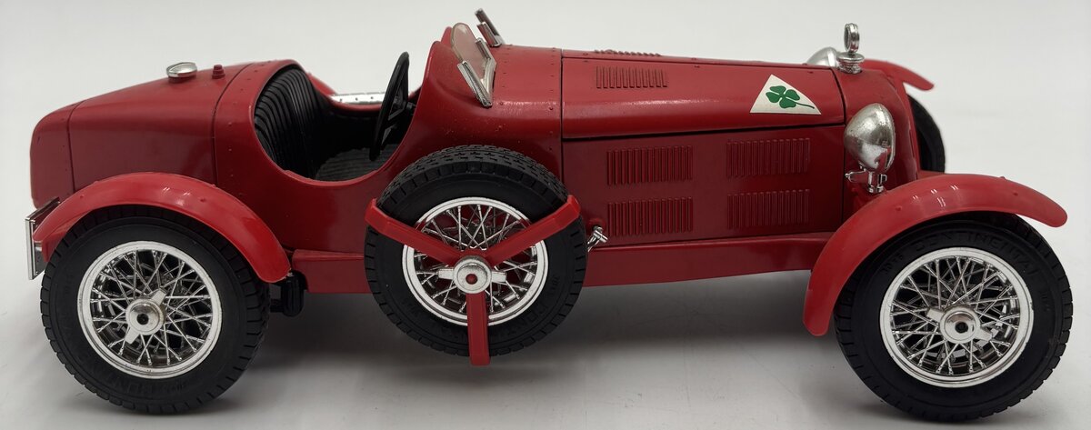 Burago 1:18 Red Alfa Romeo 2300 Monza EX