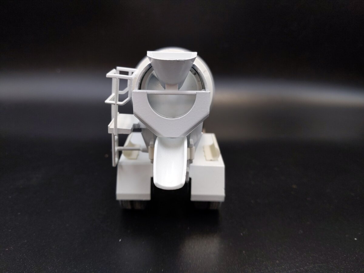 Conrad 1:50 5600i International Concrete Mixer EX/Box