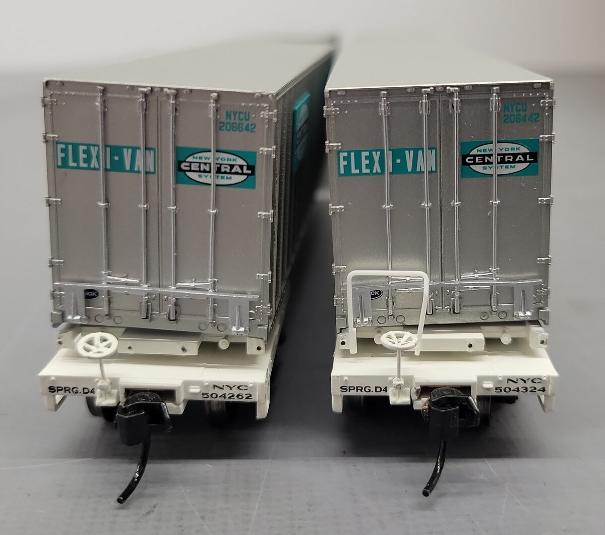 Walthers 932-240852 HO Scale NYC Flexi-Van Flat Car with Trailer 2-Pack EX