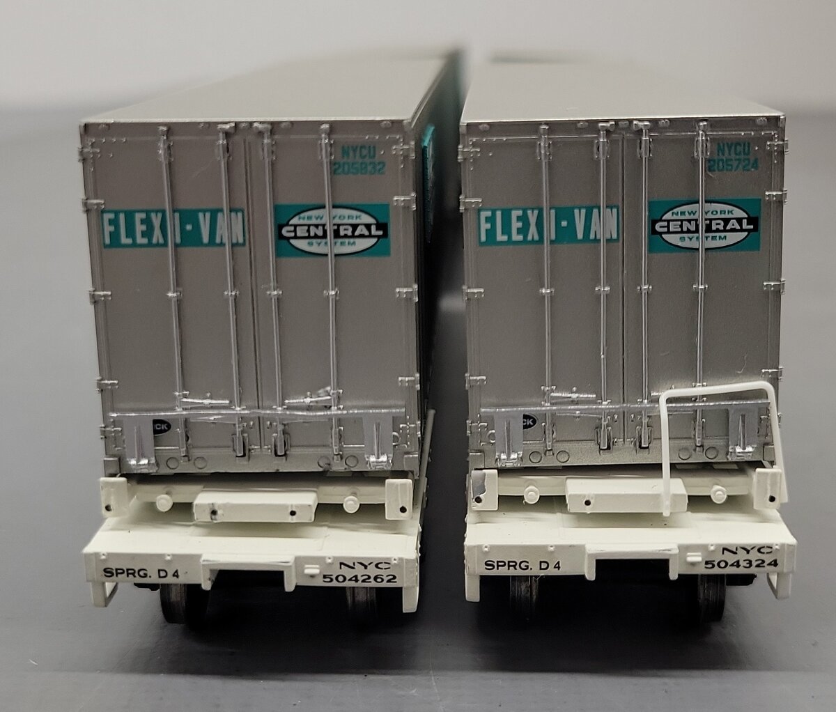 Walthers 932-240852 HO Scale NYC Flexi-Van Flat Car with Trailer 2-Pack EX