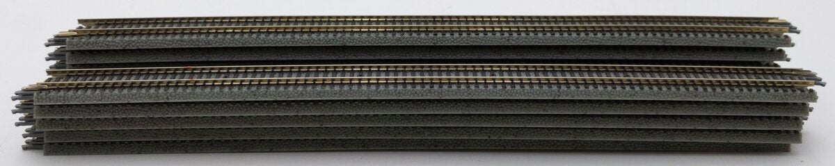 Micro-Trains 99040017 Z Scale 220mm Straight Track Sections (11) EX