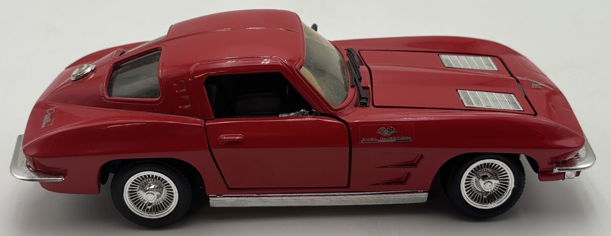 Revell 1:24 Red 1963 Corvette Stingray LN