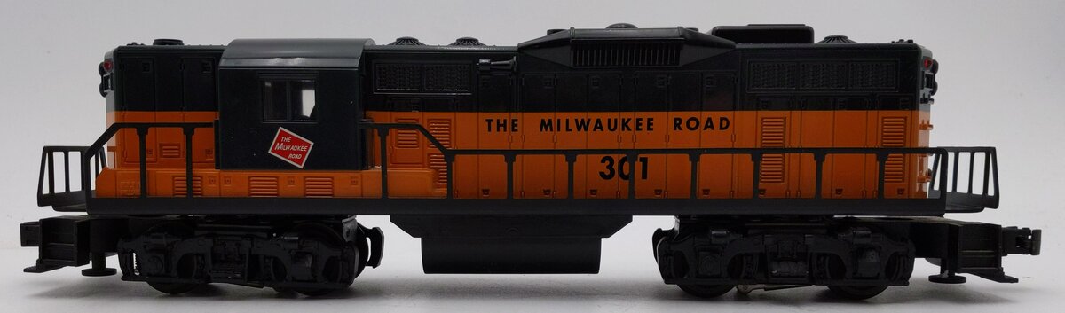 Williams O Gauge Milwaukee Road GP-9 Dummy Locomotive #301 EX/Box