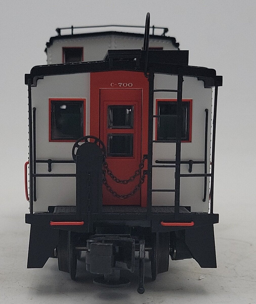 Atlas 6679-1 O Gauge New Haven International NE-6 Caboose #700 (3-Rail) EX/Box