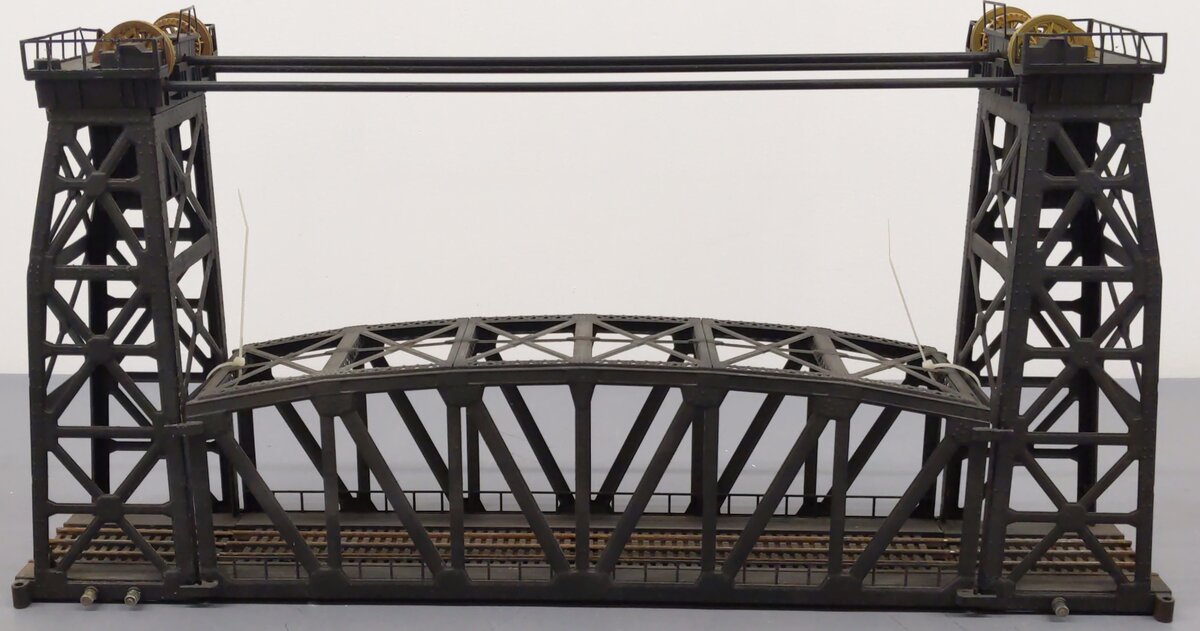 Lionel 6-14167 O Gauge Operating Lift Bridge #213