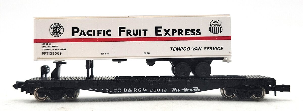 Con-Cor 0001-01205J N Scale DRGW Flat Car w/ PFE Trailer #20012 LN/Box