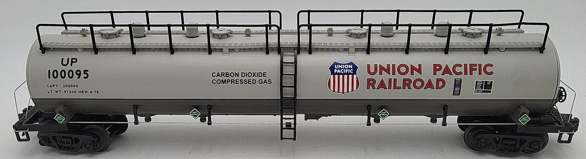 MTH 20-96205 O Gauge Union Pacific 20K Gallon 4-Compartment Tank Car #100095 EX