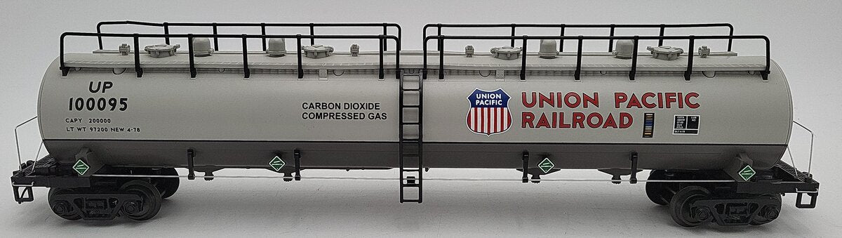 MTH 20-96205 O Gauge Union Pacific 20K Gallon 4-Compartment Tank Car #100095 EX