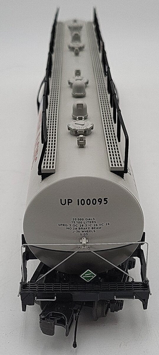 MTH 20-96205 O Gauge Union Pacific 20K Gallon 4-Compartment Tank Car #100095 EX