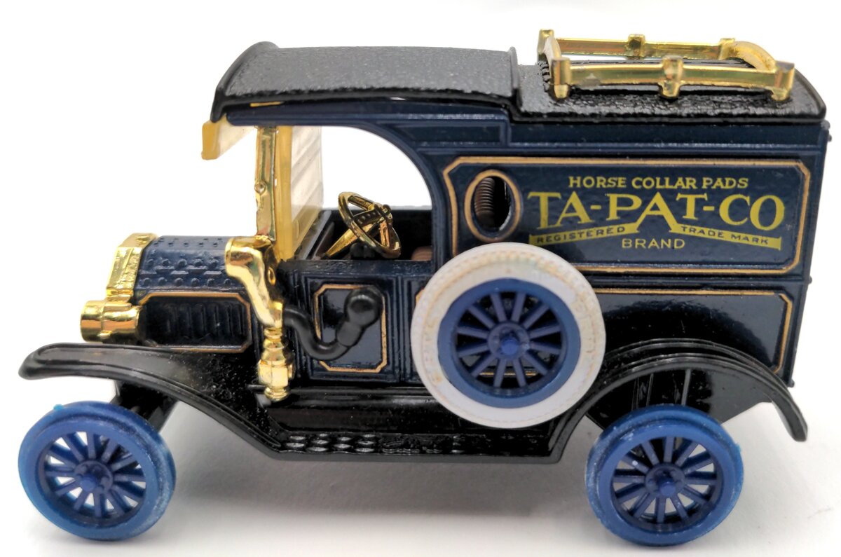 Ertl 2502 Ta-pat-co 1913 Model T Van Vintage Vehicles VG