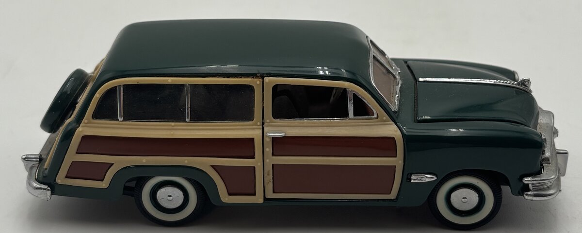 Franklin Mint B11KE17 1:43 Green 1950 Ford Woody Sedan EX