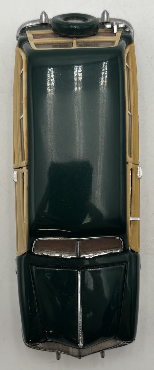 Franklin Mint B11KE17 1:43 Green 1950 Ford Woody Sedan EX