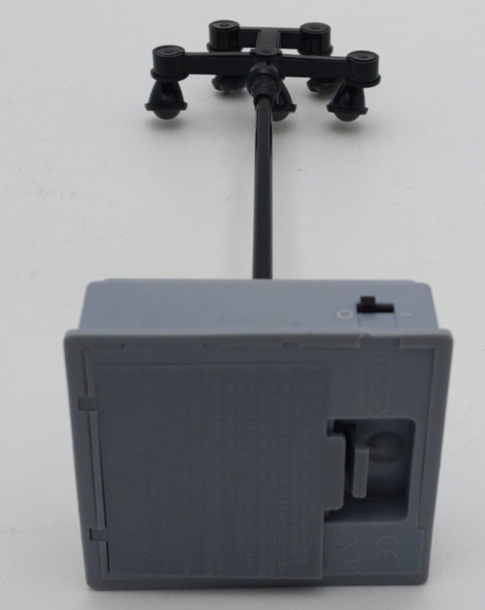 Lemax 4119 O Scale Field Lights Lighted Accessory (31.5cm) EX