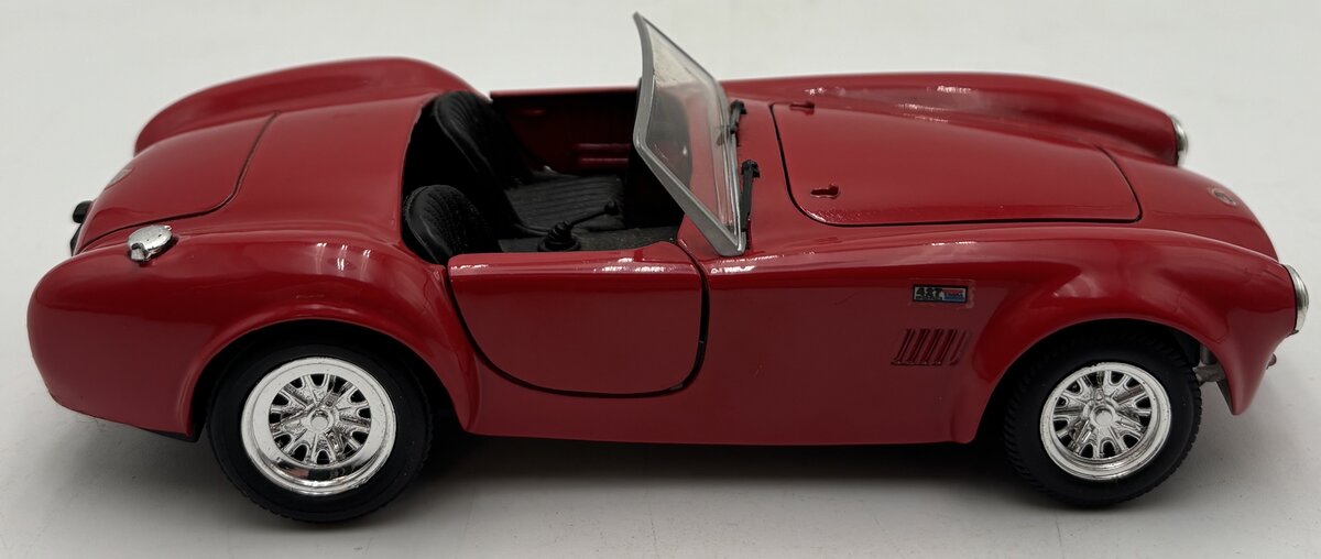 Revell 1:24 Red Shelby AC Cobra 427 EX
