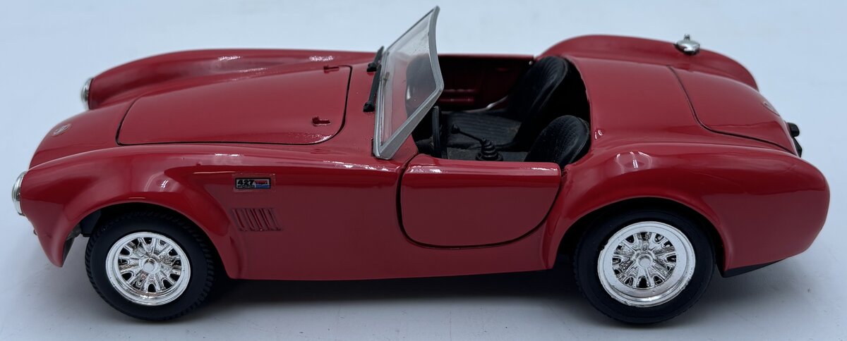 Revell 1:24 Red Shelby AC Cobra 427 EX