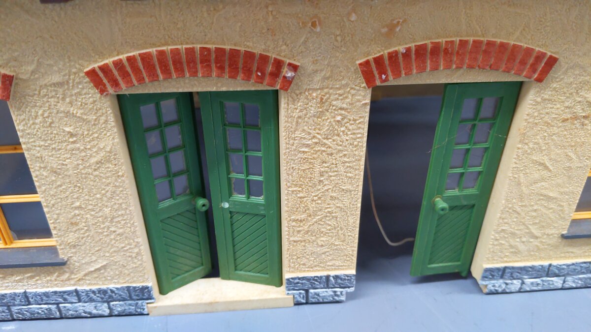 Pola 330901 Schonweiler Train Station Pre-Assembled Kit