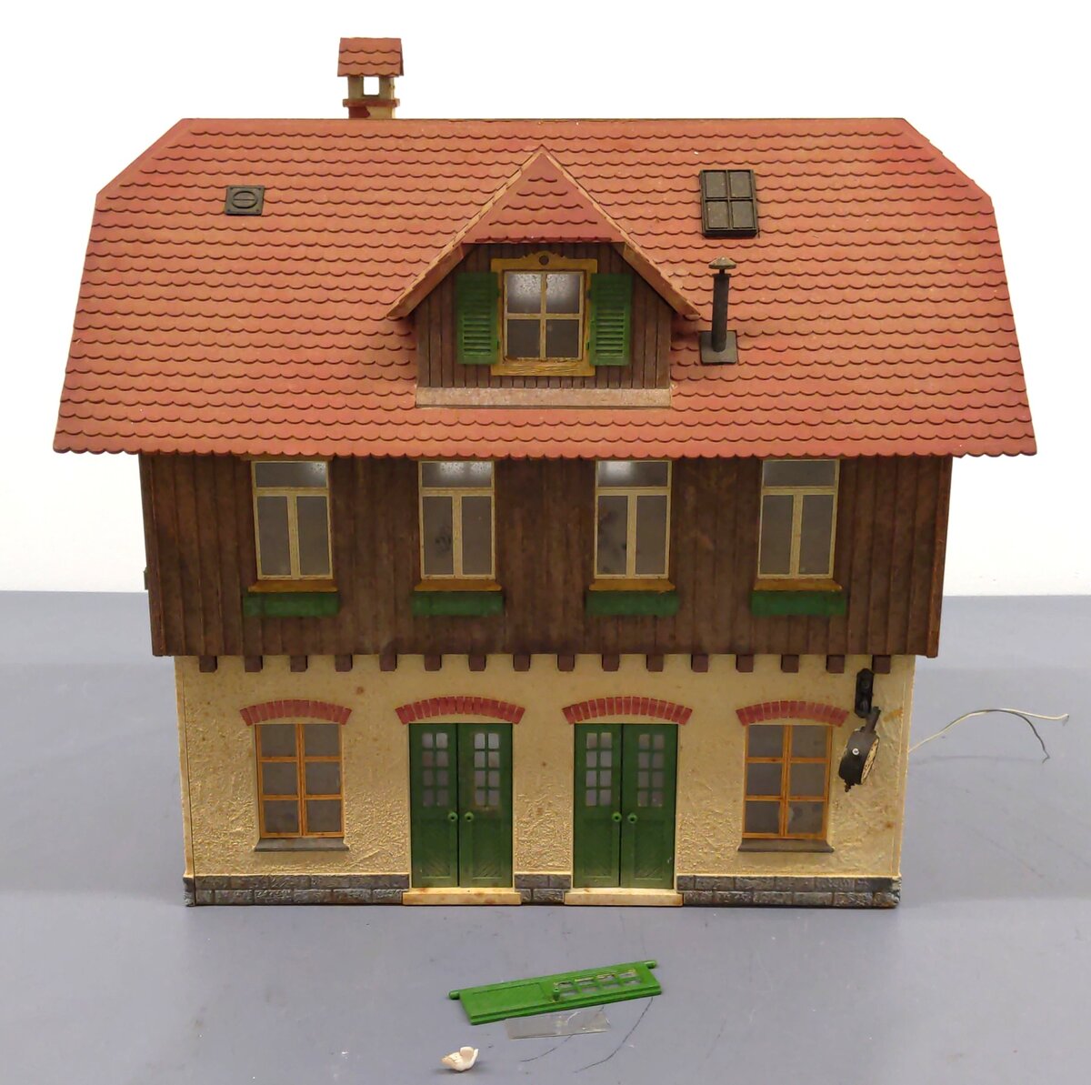 Pola 330901 Schonweiler Train Station Pre-Assembled Kit