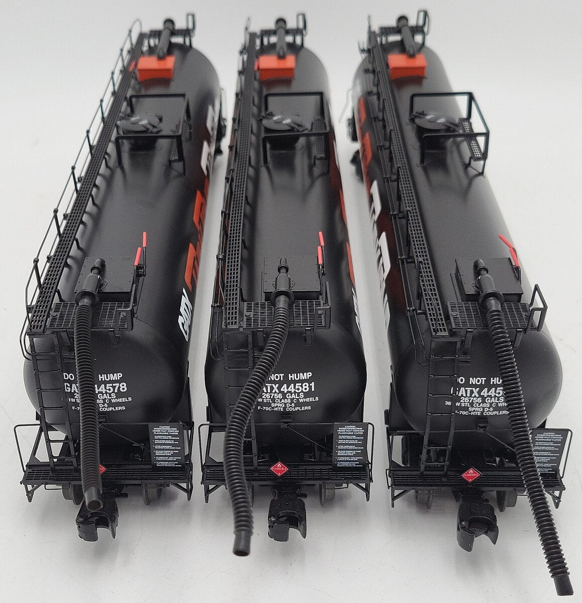 Lionel 6-29765 O GATX TankTrain "Oil Can" Cars (Set of 3) EX