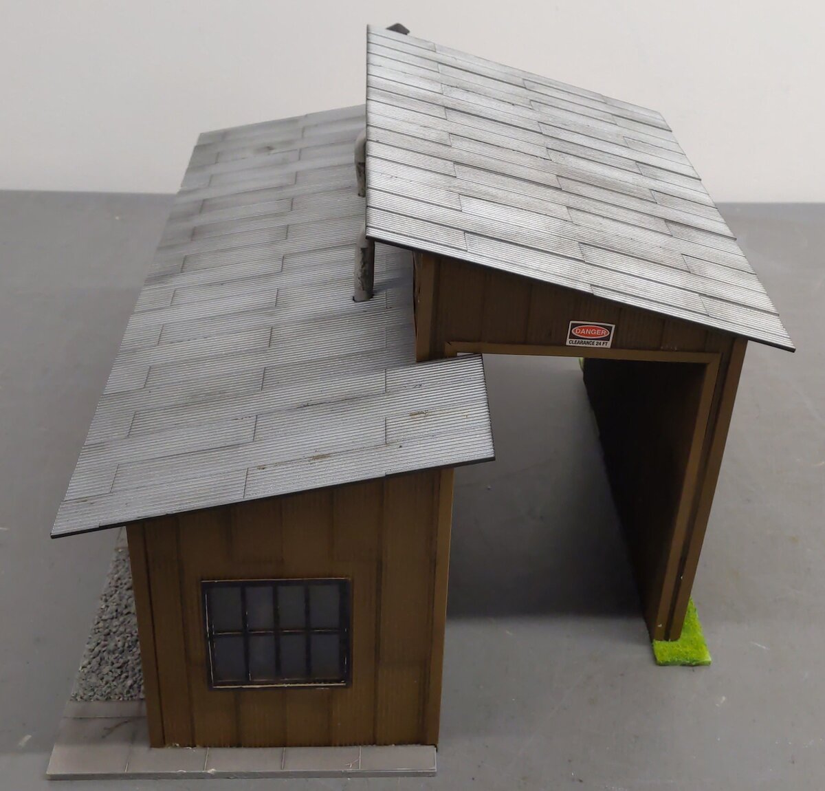 Menards 279-4452 O Gauge Trackside Multipurpose Building EX