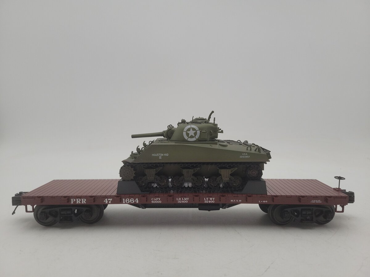 MTH 20-90549G O Gauge Pennsylvania 50-Ton Wood Flat Car w/ 1 Sherman Tank EX