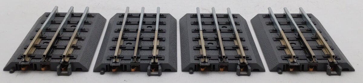 MTH 40-1011-6 RealTrax Hollow Rail Adaptor Track (4) EX
