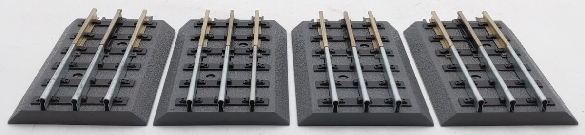 MTH 40-1011-6 RealTrax Hollow Rail Adaptor Track (4) EX