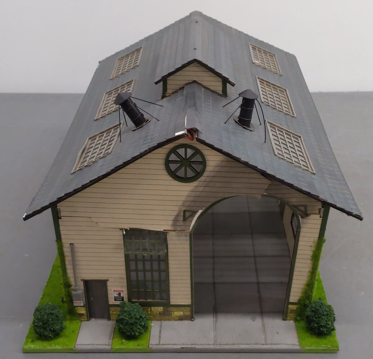 Menards 279-5926 O Scale Cripple Creek Engine Works Building
