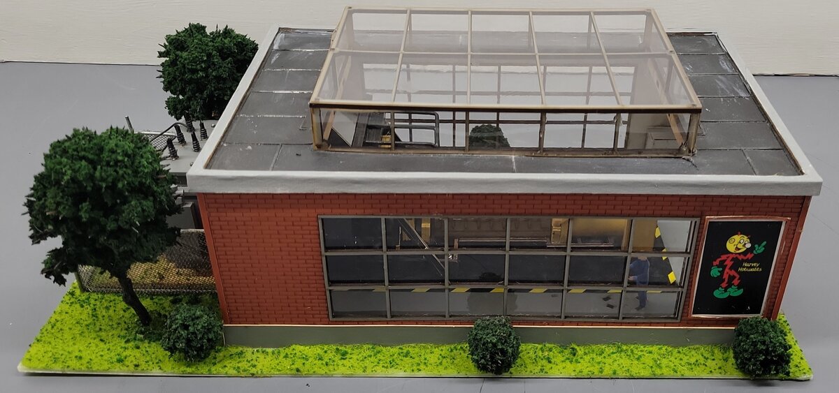 Menards 279-3051 O Scale Menards Power and Light Building EX