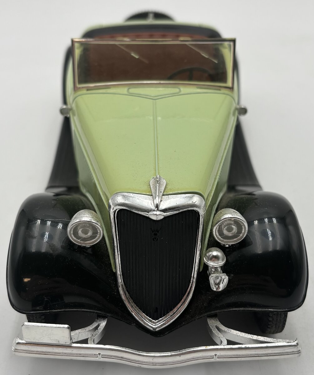 Solido 1:19 Ford V8 Echelle Roadster EX