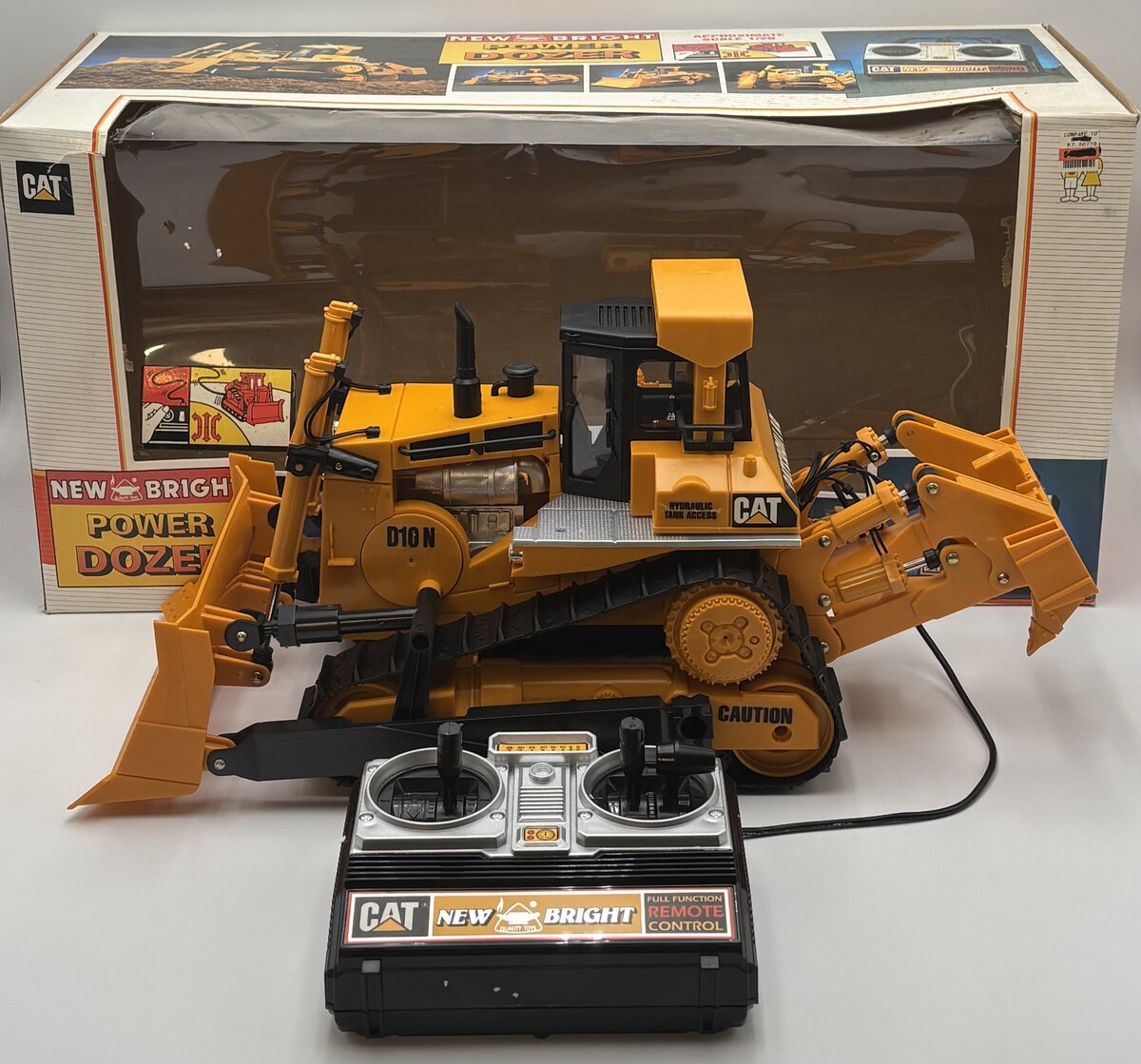 New Bright 2191 1:20 Scale Caterpilalr D10 N Power Dozer EX/Box